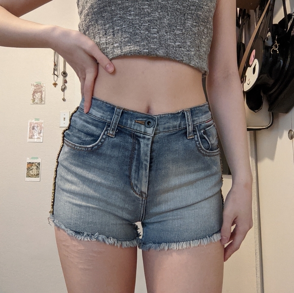 !iT High Waisted Shorts - Picture 2 of 6